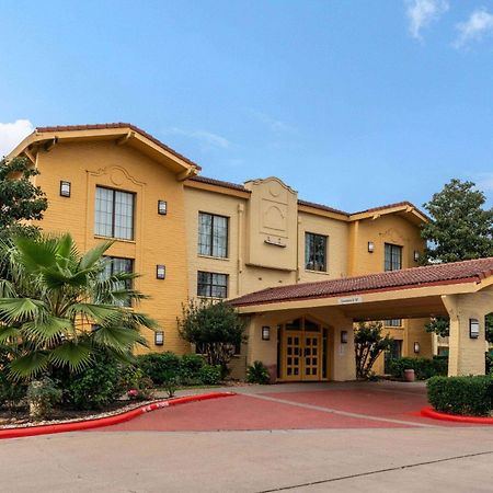 Super 8 By Wyndham The Woodlands North Otel Dış mekan fotoğraf