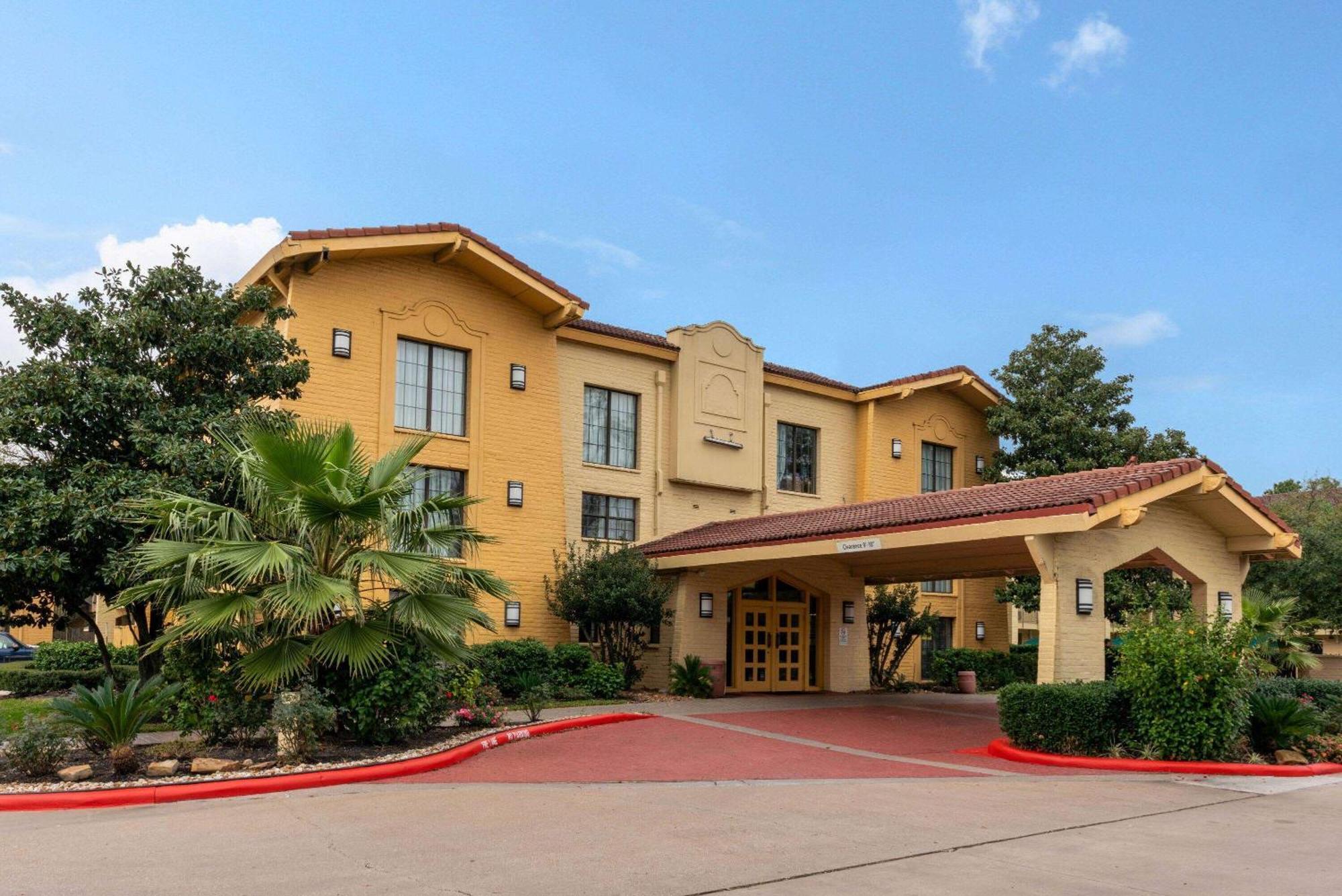 Super 8 By Wyndham The Woodlands North Otel Dış mekan fotoğraf