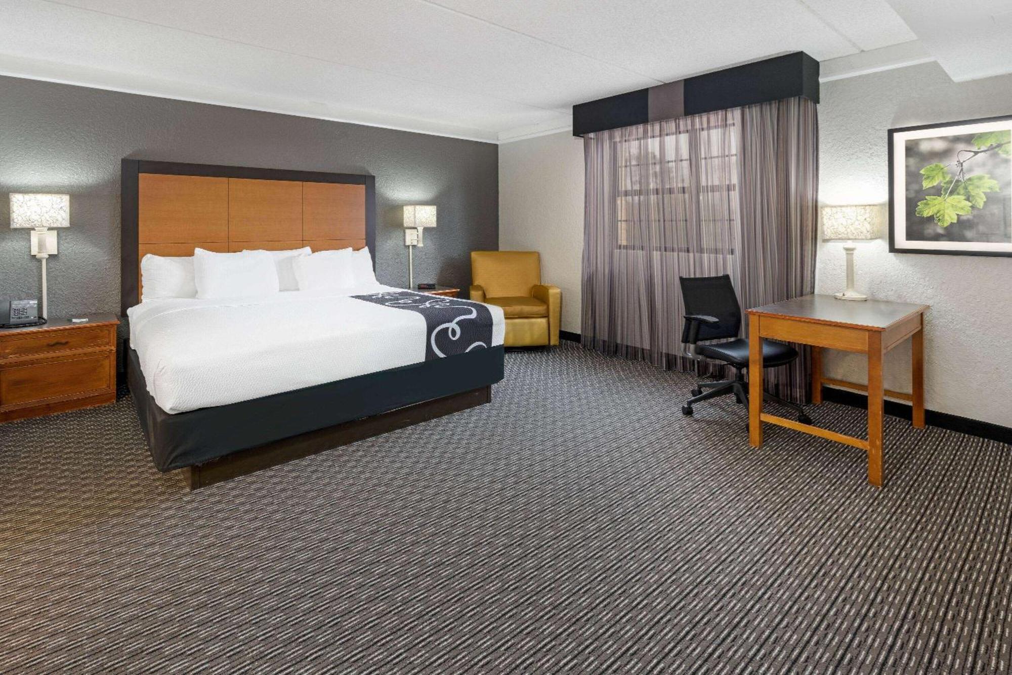 Super 8 By Wyndham The Woodlands North Otel Dış mekan fotoğraf